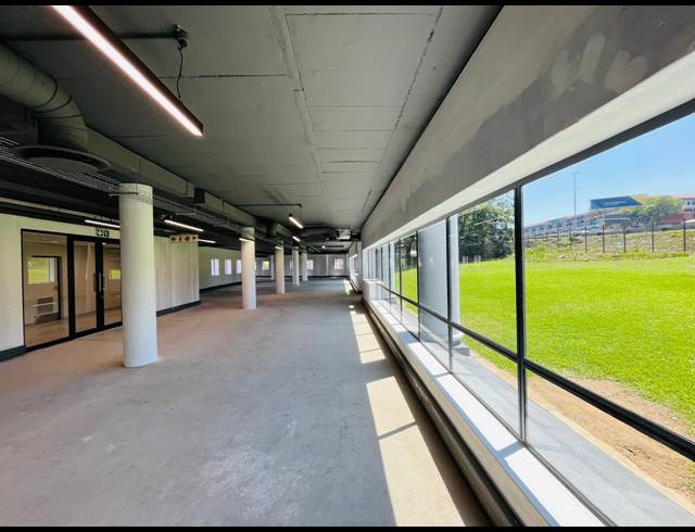 2,200M² OFFICE TO LET IN VORNA VALLEY